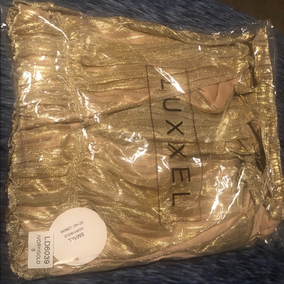 *Exclusive* Shimmer Goddess  Ivory-Gold Maxi Gown - Picture 3 of 3